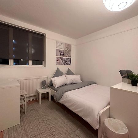Sky View Ec1 Apartment London Bagian luar foto