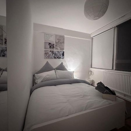 Sky View Ec1 Apartment London Bagian luar foto