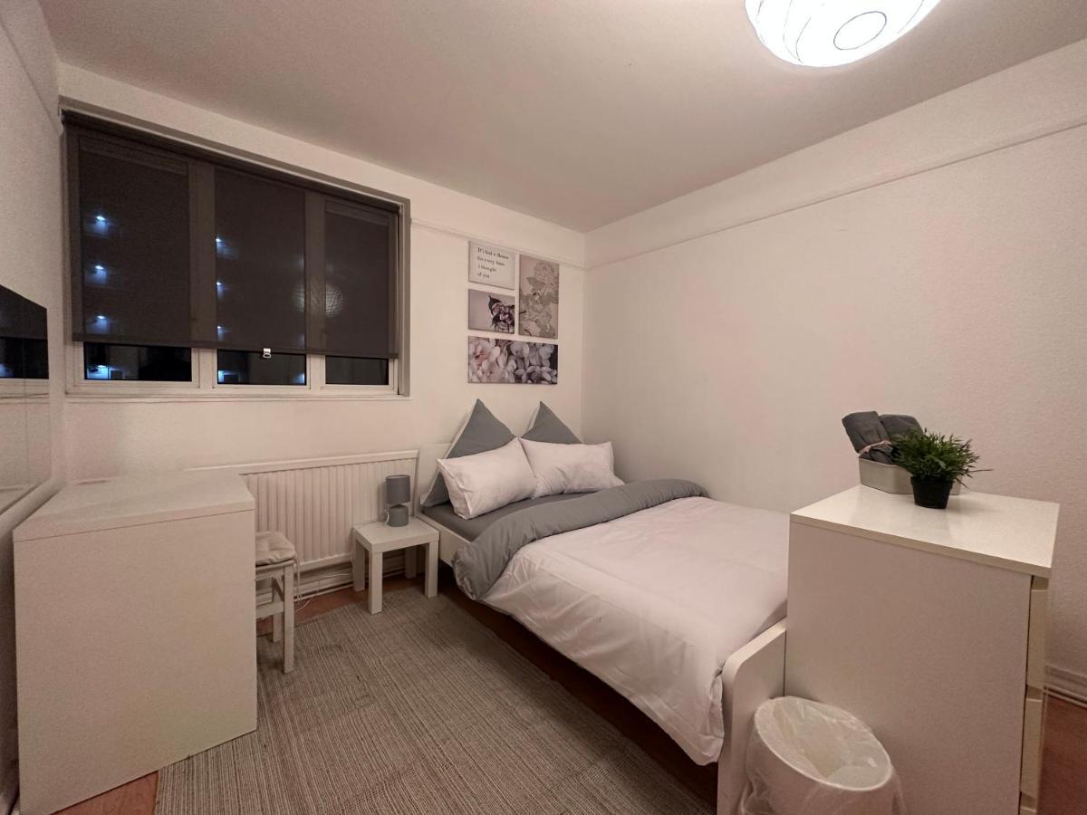Sky View Ec1 Apartment London Bagian luar foto