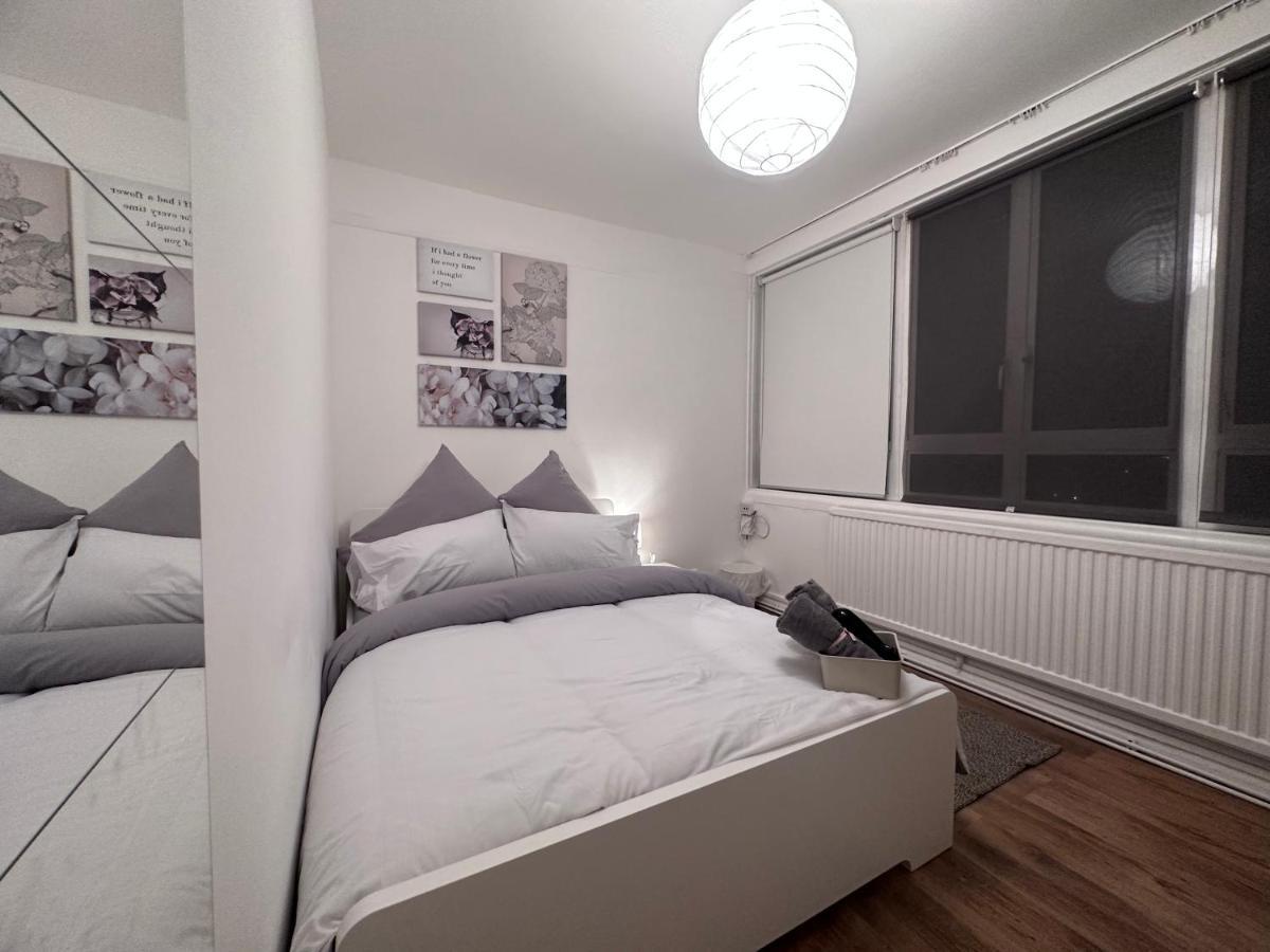 Sky View Ec1 Apartment London Bagian luar foto