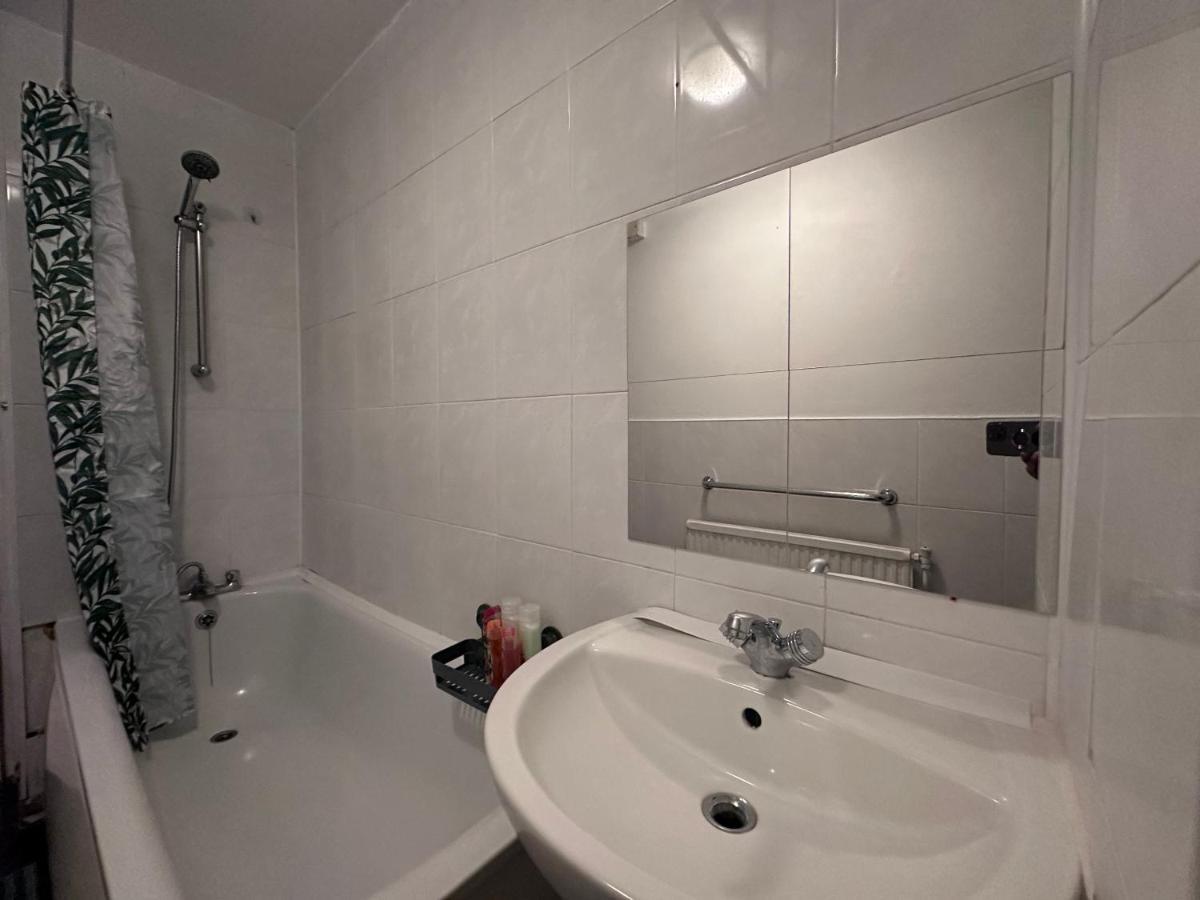Sky View Ec1 Apartment London Bagian luar foto